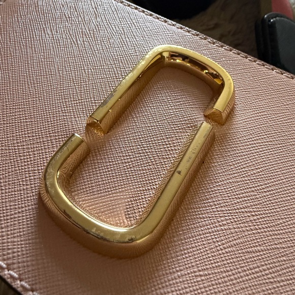 Marc Jacobs Pink Leather Crossbody Camera Bag with Gold Hardware - Picture 2 of 11